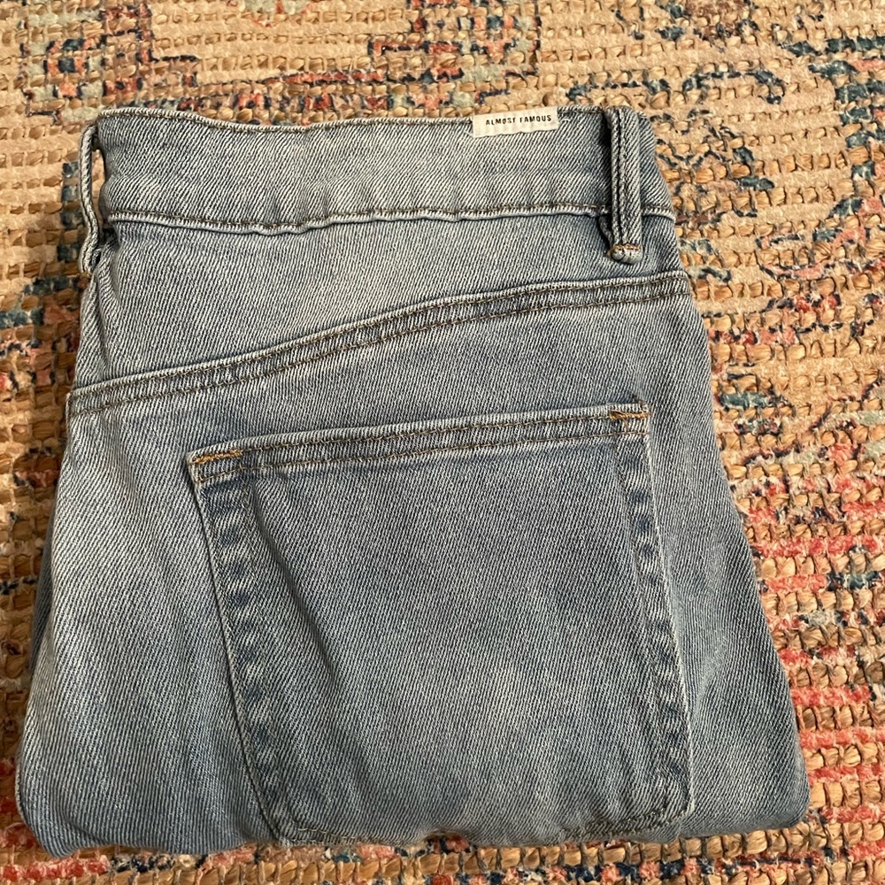 Almost famous baggy mom jeans! super cute